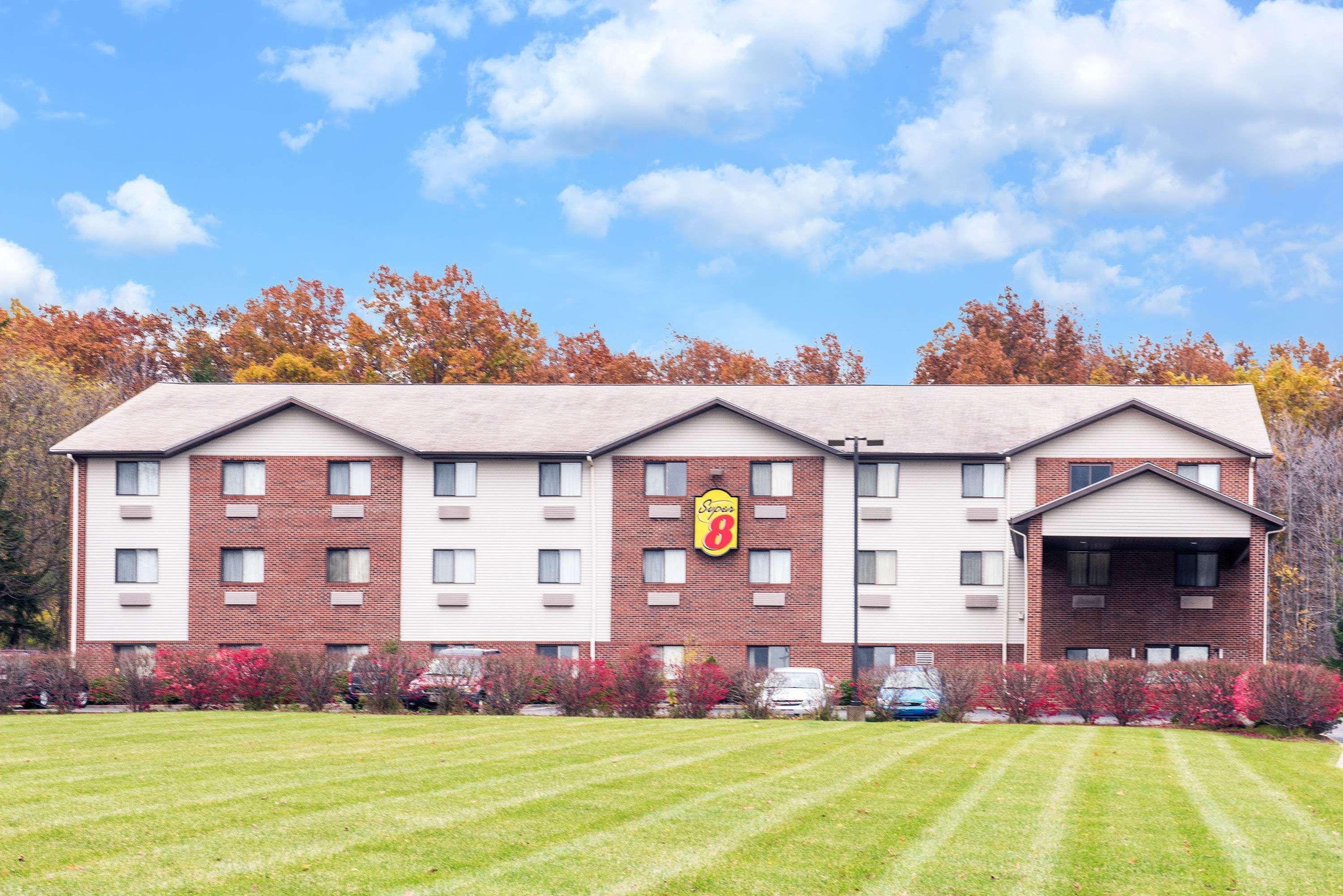 Hotel Super 8 By Wyndham Richfield Cleveland Esterno foto