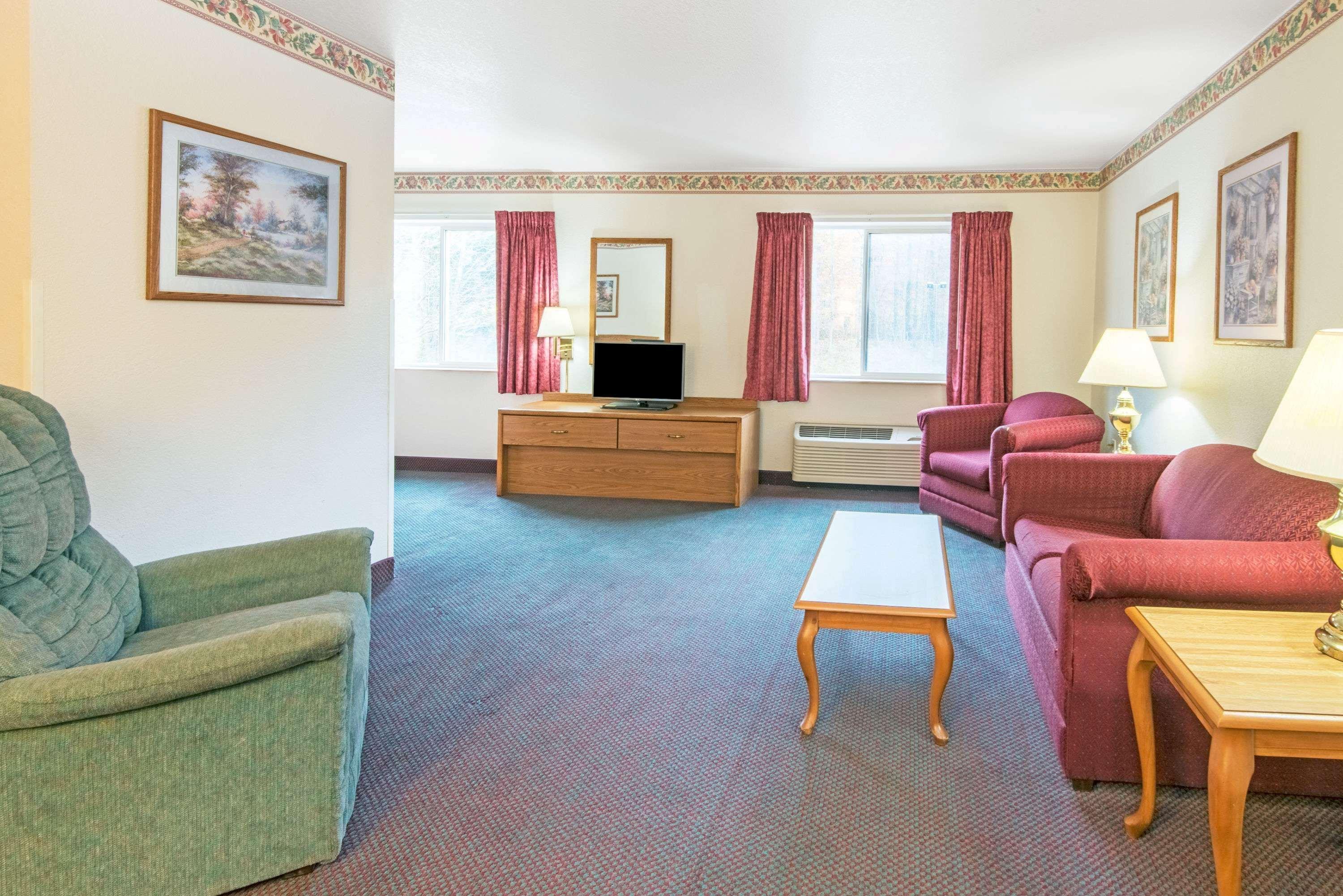 Hotel Super 8 By Wyndham Richfield Cleveland Esterno foto