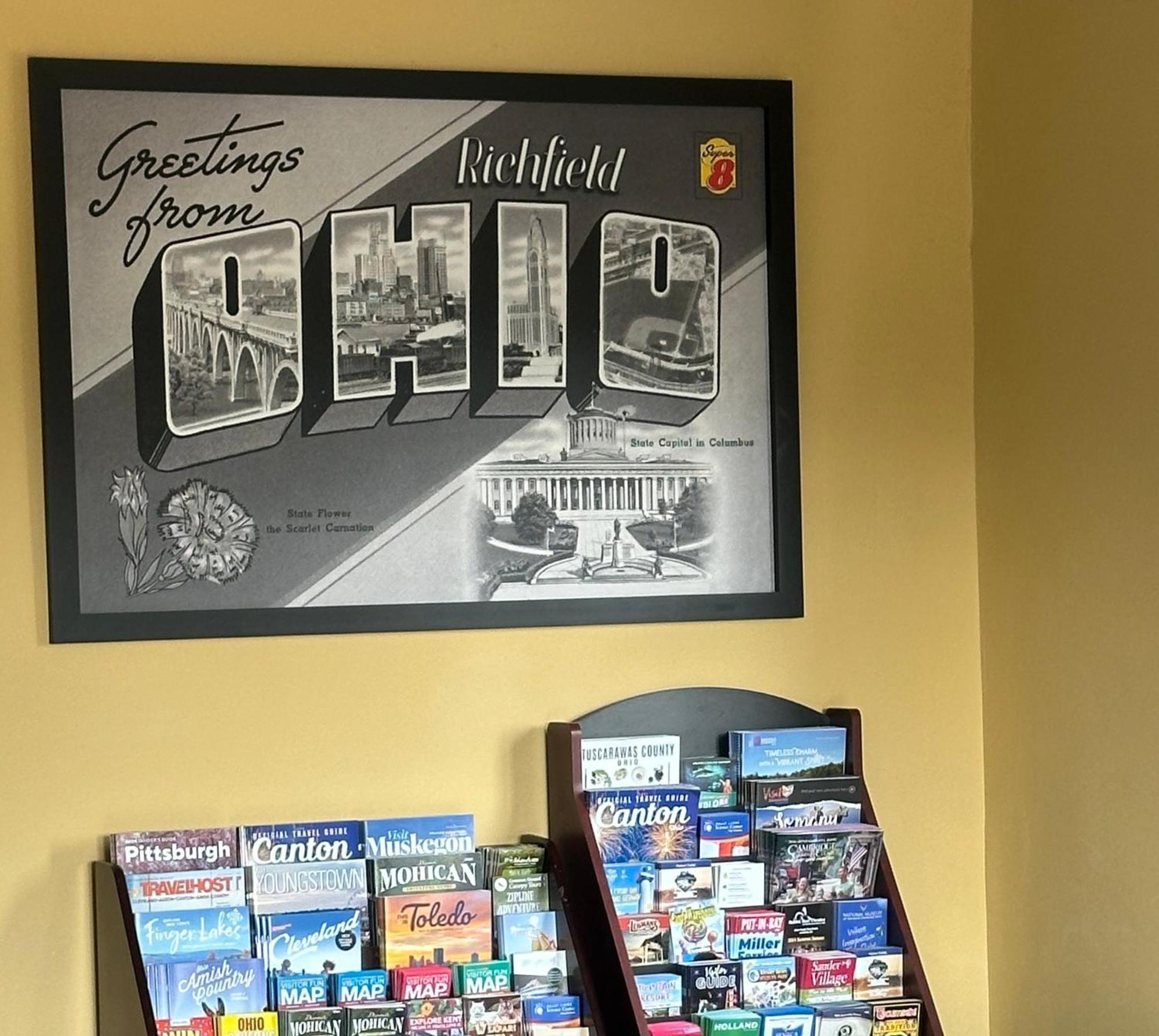 Hotel Super 8 By Wyndham Richfield Cleveland Esterno foto