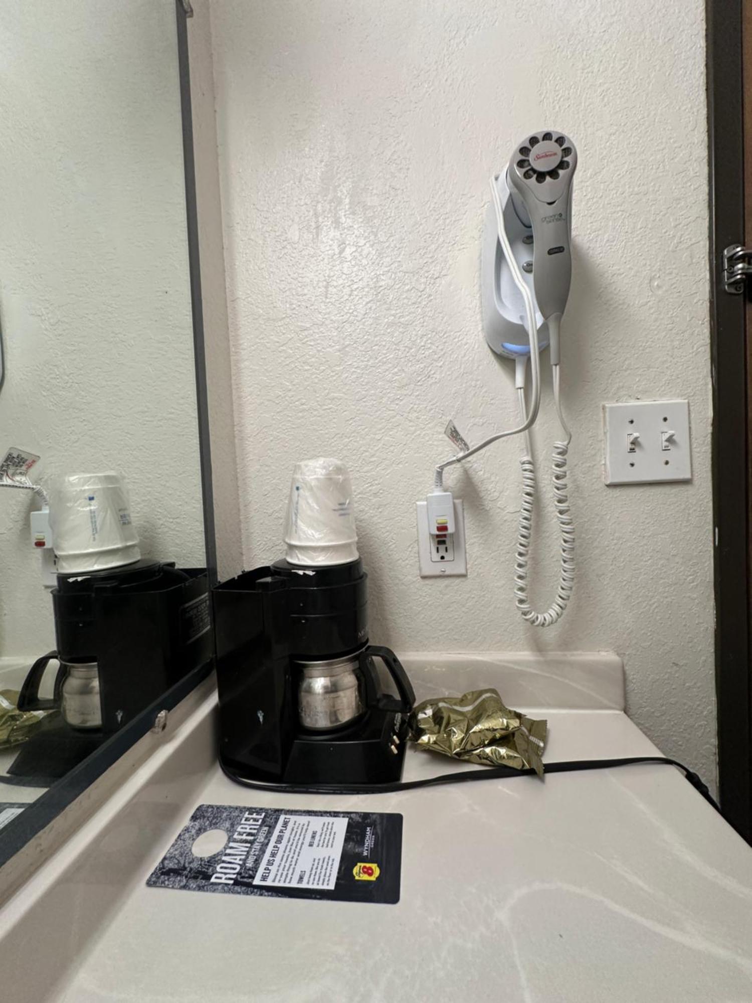 Hotel Super 8 By Wyndham Richfield Cleveland Esterno foto